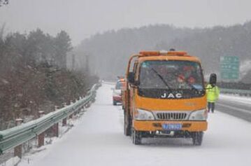 探尋滄州融雪劑專業(yè)化路面